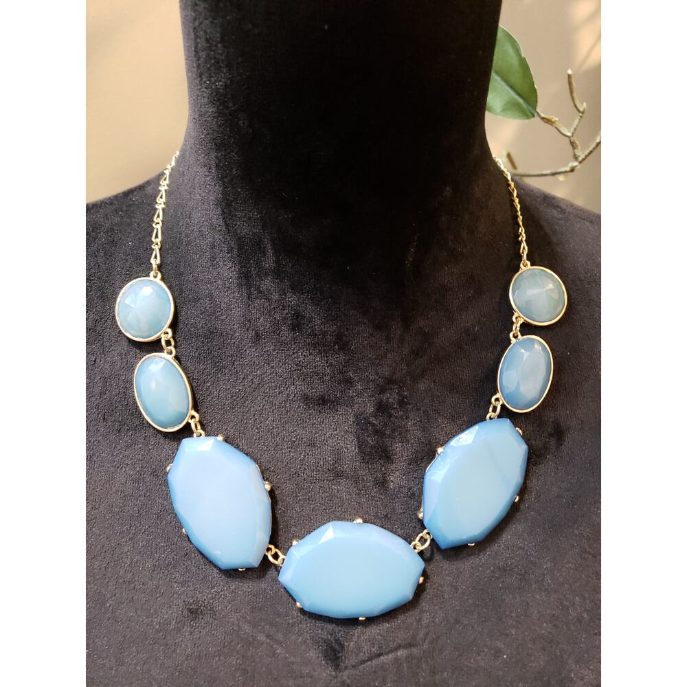 Womens Faceted Blue Statement Necklace Lobster Clasp Gold Tone Jewelry